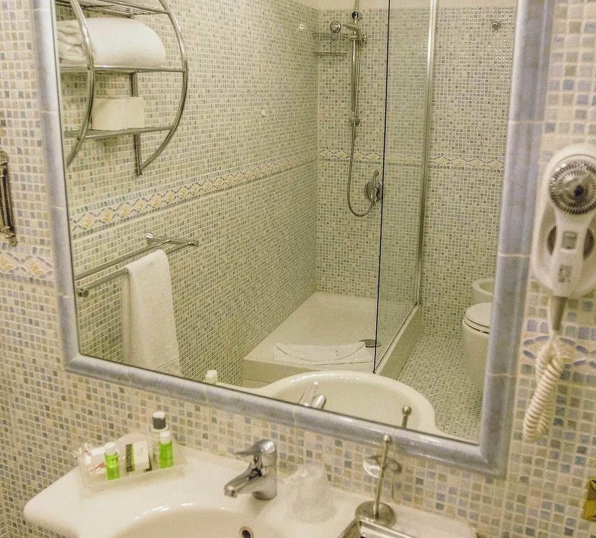 Residenza Canova Tadolini - Guesthouse Rome 4*,